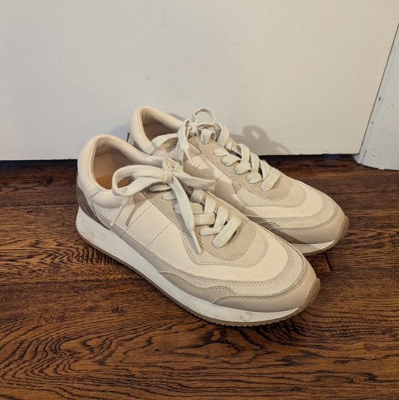 Universal Thread Sneakers - Picture 3 of 5